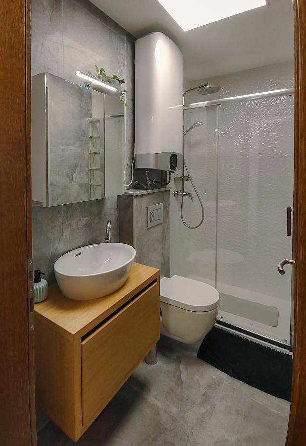 Studio Apartment Above Promenade W Terrace & Parking Rabac Buitenkant foto